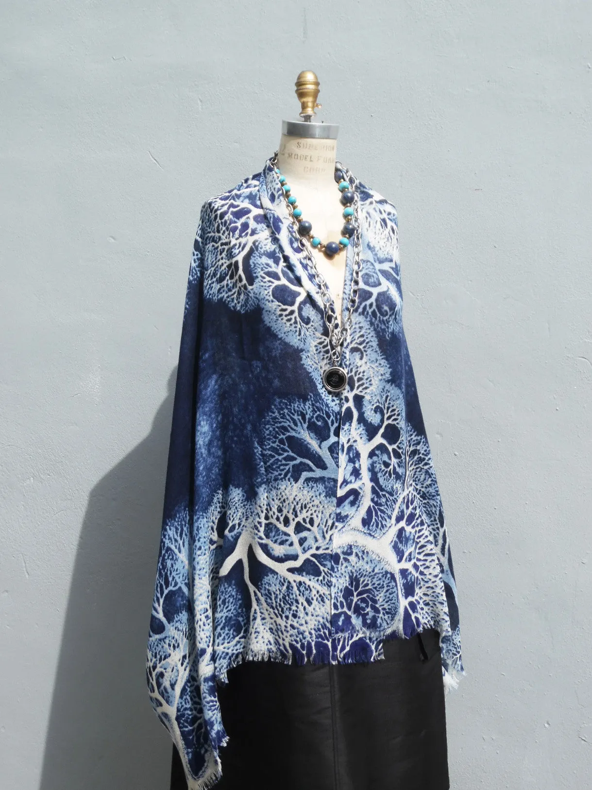 Shawl Silk And Cashmere Navy And White Coral